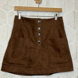 🔆 LE LIS Brown Faux Suede Button Front Mini Skirt - Size M